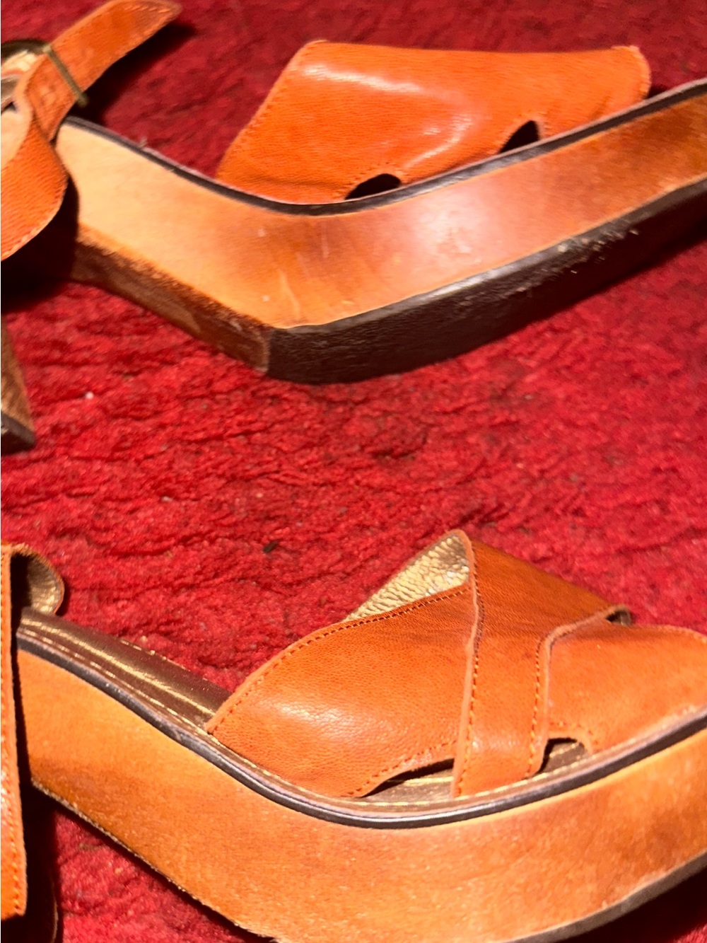 Leather strapped clogs - Picture 5 of 6